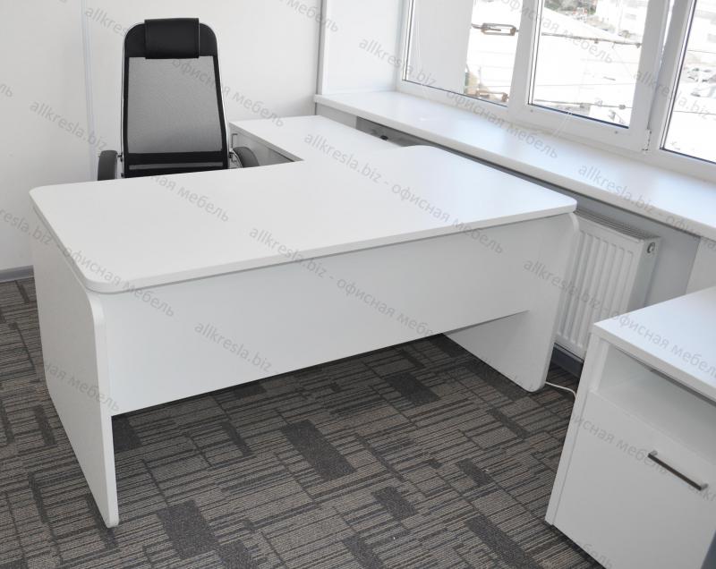 Реализованный проект - Белая офисная мебель (руководитель + сотрудники)