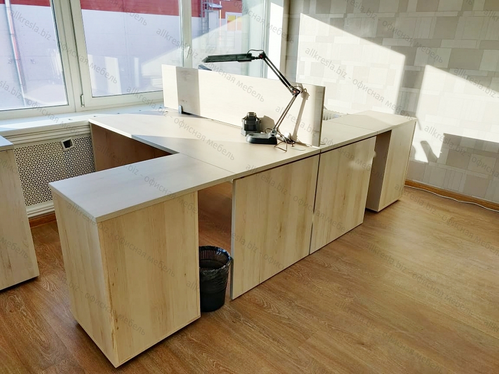 Проект - офисная мебель цвета Бук, прямые столы с эргономичной модификацией